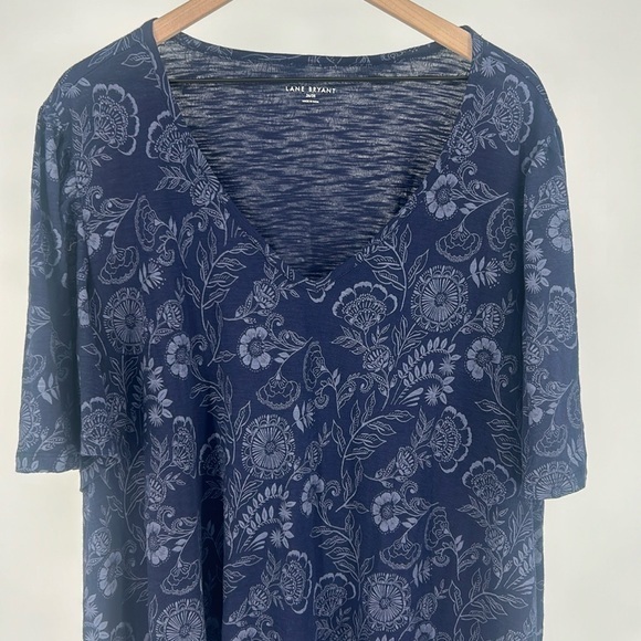 "NWT" Lane Bryant‎ Flutter-Sleeve V-Neck Top- Tonal Navy Floral- Size 26/28 - Picture 8 of 13
